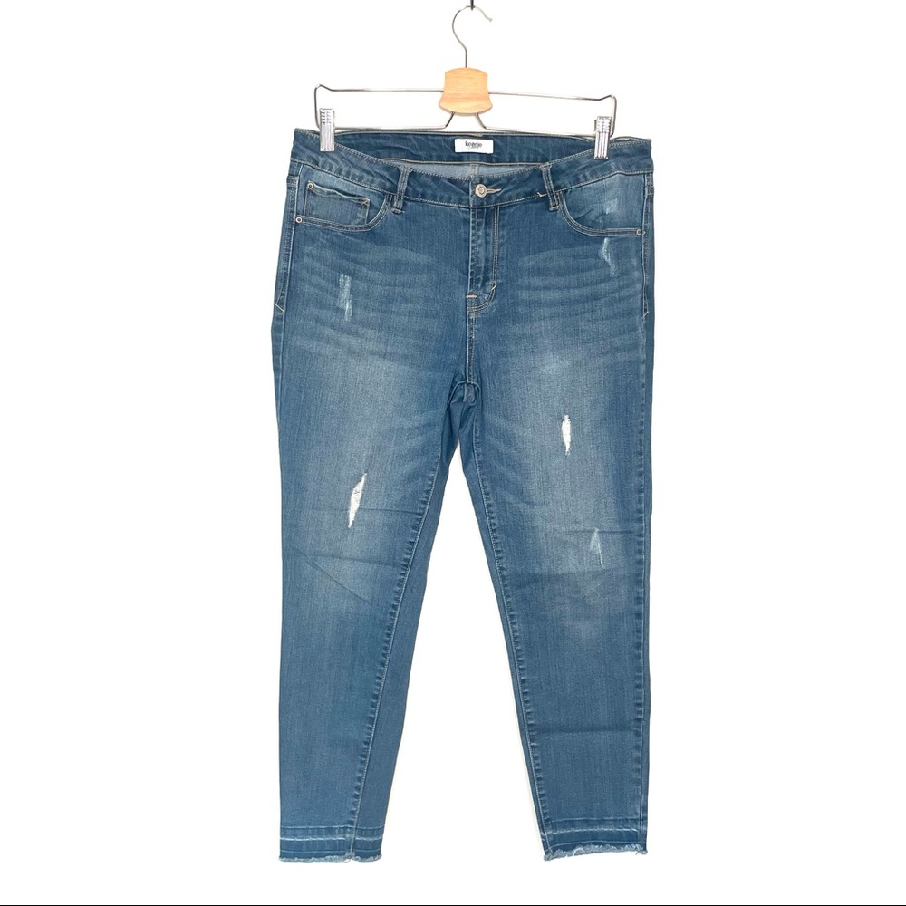 Kensie | Distressed Skinny Jeans